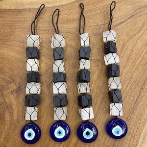 Amuleto protector de ojo turco con cuentas de piedra de colores variados para colgar en puertas y coches - Product Image 2