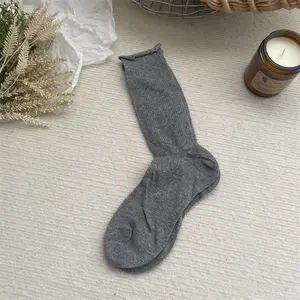 Neues Design Sommer Pile-Socken hell dünn atmungsaktiv solide Farbe Prinzessinen-Socken gestreifte Mädchen-Socken
