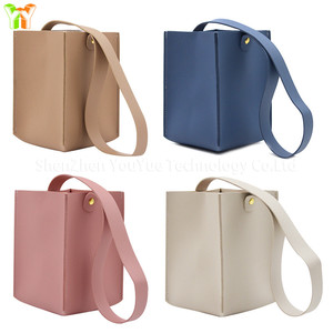 Borraccia portatile in pelle a tracolla e portabottiglie da tè/caffè in vetro e porta tazze - Product Image 3