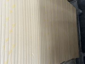 Papel Offset Sin Madera de 70 g/m², Papel con Reverso Amarillo, Papel Autoadhesivo de Vinilo para Etiquetas de Embalaje - Product Image 1