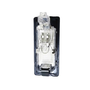 Lumière de plaque d'immatriculation Vw 5N0943021, fixation par vis en plastique pour Passat Octavia Superb Yeti Polo Touareg Jetta - Product Image 4