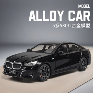 NEWAO 1:24 530LI Modèle <span class=keywords><strong>de</strong></span> voiture miniature <span class=keywords><strong>en</strong></span> métal à l'échelle 1:24, garage <span class=keywords><strong>de</strong></span> stationnement, <span class=keywords><strong>moteur</strong></span> fonctionnel, haute qualité, effets audiovisuels - Product Image 2