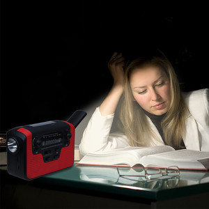 Radio de Emergencia Portátil con Manivela Solar de 2000 mAh, Linterna USB, Radio AM/FM, Alerta Meteorológica NOAA, Función SOS, Incluye Reloj y Correa - Product Image 6