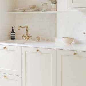 Armoires de cuisine modernes SANTOPOVA en crème avec système de tiroirs coulissants et conception de rangement intégrée - Product Image 5