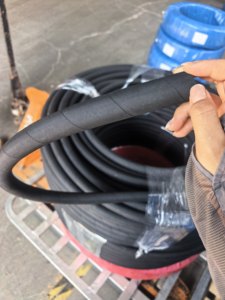 Tuyau d'irrigation agricole en caoutchouc robuste anti-âge et résistant aux UV, 300 PSI, prix d'usine en gros - Product Image 2