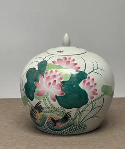 <span class=keywords><strong>Vases</strong></span> en céramique vintage verts Jingdezhen Bouteille de melon Pot en céramique avec couvercle Vase chinois Famille Verte pastel peint à la main - Product Image 3