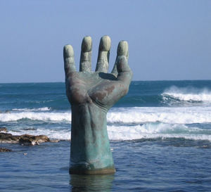 Décoration extérieure Énorme statue de main en bronze Grande sculpture abstraite de mains en prière en bronze coulée - Product Image 6