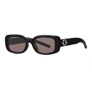 Gm Gafas de sol con montura cuadrada para mujer, montura negra de PC, protección UV400, tipo 3, diseño moderno para uso en exteriores - Product Image 3