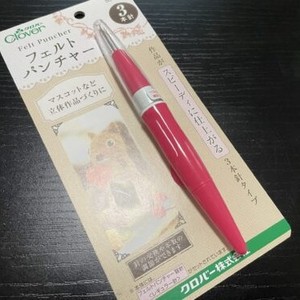เข็มเจาะผ้าสักหลาด Clover รุ่น 58-602 แบบสามเข็ม สำหรับงานประดิษฐ์จากผ้าสักหลาด - Product Image 1