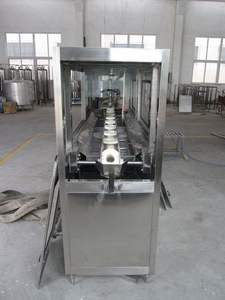 Machine de remplissage d'eau entièrement automatique 450BPH <span class=keywords><strong>20</strong></span> <span class=keywords><strong>litres</strong></span> |   Machine de lavage, de rinçage et de capsulage de barils de 5 gallons - Product Image 3