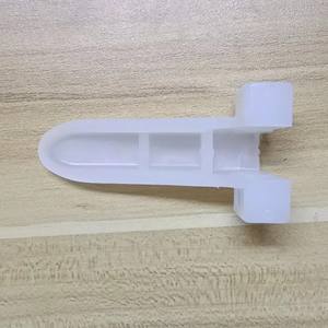 Doigt de désherbage en nylon plastique neuf pour moissonneuse-batteuse 588/688, vente en gros d'usine - Product Image 1