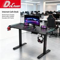 Bureau de jeu réglable en hauteur, table d'ordinateur motorisée, panneau en fibre de carbone, bureau OEM ODM pour configuration PC