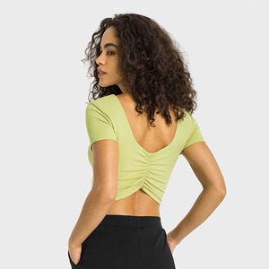 Nuovo <span class=keywords><strong>Design</strong></span> Primavera 2025: Set Sportivo da Donna con T-shirt Corta con Arricciatura Posteriore e Leggings Modellanti, Completo Fitness Yoga in 2 Pezzi - Product Image 5