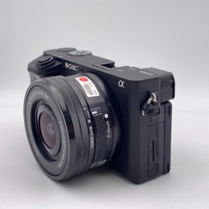 Fotocamera Mirrorless Sony A6400 Usata con Obiettivo 16-50, Fotocamera APS-C Touchscreen, Fotocamera Mirrorless in Condizioni A+ in Vendita - Product Image 1