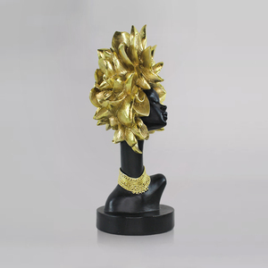 <span class=keywords><strong>Statue</strong></span> de femmes africaines sur mesure décoration d'intérieur artisanat en résine têtes de bustes africains avec ornements en rose - Product Image 3