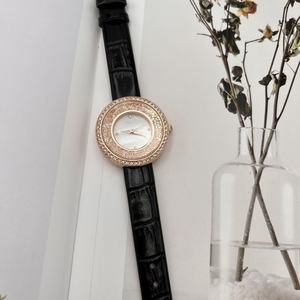 Reloj de Pulsera de Cuarzo Romántico para Mujer con Esfera de 32 mm, Correa de Acero Inoxidable de Lujo, Correa de Oro Rosa, Logotipo Personalizado, Moderno para Damas - Product Image 3