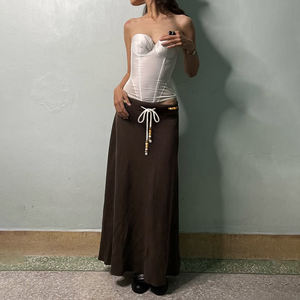 Jupe longue droite marron style rétro pour femme, avec détail de nœud perlé, coupe ajustée, fente latérale, tenue décontractée chic - Product Image 2
