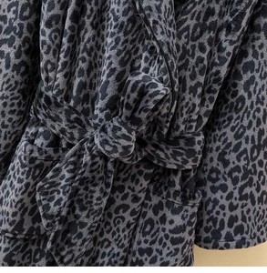 Accappatoio in Peluche con Stampa Leopardata, Lungo e Spesso in Flanella, <span class=keywords><strong>Pigiama</strong></span> Casual da Donna, Abbigliamento Caldo per Casa, Primavera, Autunno e Inverno - Product Image 5