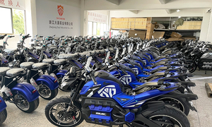 รถมอเตอร์ไซค์ไฟฟ้า DAYI <span class=keywords><strong>MOTOR</strong></span> Citycoco Streetbikes กำลังไฟ 1000 วัตต์ มอเตอร์แบบไร้แปรงถ่าน แบตเตอรี่ลิเธียม 60 โวลต์ โครงเหล็ก ความเร็วสูงสุด 60 กม./ชม. - Product Image 5