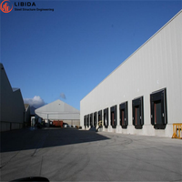 Bâtiments modernes préfabriqués en acier léger, structures en acier pour garages, hangars de stockage, abris galvanisés pour bétail, fermes d'ovins et caprins
