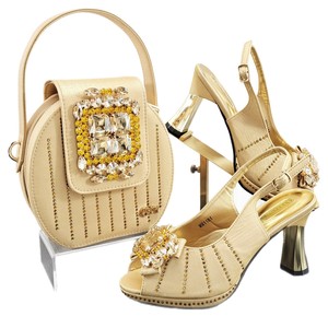 <span class=keywords><strong>Scarpe</strong></span> da Sposa <span class=keywords><strong>con</strong></span> Fibbia Quadrata in Strass e Borsa Abbinata, Set di <span class=keywords><strong>Scarpe</strong></span> e Borsa <span class=keywords><strong>con</strong></span> Diamanti per Cerimonie - Product Image 5