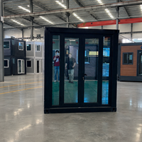 Maisons préfabriquées au design moderne avec panneaux muraux isolés, aménagement de pièces flexible, maisons modulaires pour projets de location de vacances