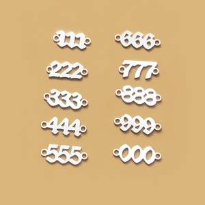 จี้ตัว<span class=keywords><strong>เลข</strong></span>สามทบสี่เหลี่ยมมุมฉากสีเงินสเตอร์ลิงสองรูนำโชค S925เครื่องรางนำโชคสำหรับการเชื่อมต่อเครื่องประดับแบบทำมือ - Product Image 1