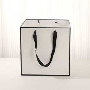 Sacs en papier kraft blanc et brun personnalisés avec logo, vente en gros, pour cadeaux, shopping, promotionnels - Product Image 1