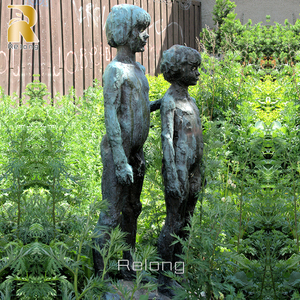 Sculpture en bronze grandeur nature de frère et sœur, art moderne RELONG, pour la décoration de parcs et de jardins en plein air - Product Image 3
