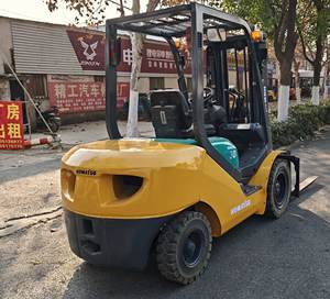 Venta al por mayor usado Komatsu 3T Diesel Mini Carretilla elevadora 3M Movimiento de tierras Carretillas elevadoras de combustión interna para la construcción de ingeniería - Product Image 2