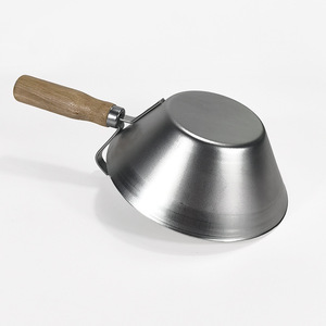 Peng Gong Galvanized Iron Cement Bowl With Wooden Handle Building Decoration Tool - Product Image 3