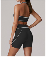 Ensemble de sport 2 pièces pour femme : débardeur de fitness uni à col halter et coupe carrée, respirant, séchage rapide, haute élasticité, et short de yoga/Pilates