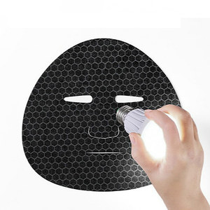 <span class=keywords><strong>Masque</strong></span> facial en tissu noir en graphène Y118, conducteur de micro-courant, nettoyant les pigments, la poussière, les points noirs, matériau de substrat - Product Image 1