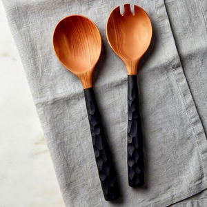 Ensemble de saladiers faits à la main en bois brun de qualité supérieure avec manche noir martelé, parfait pour la vaisselle et les repas. - Product Image 1