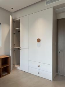 <span class=keywords><strong>Armadio</strong></span> <span class=keywords><strong>Bianco</strong></span> per <span class=keywords><strong>Cameretta</strong></span> Bambini di Ultima Generazione con Maniglia Carina, Linee Semplici e Pulite, Prezzo Diretto di Fabbrica - Product Image 3