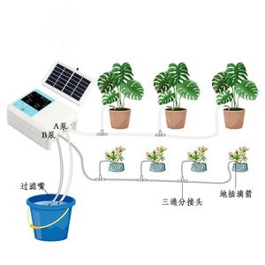 Système d'arrosage automatique à double pompe à énergie solaire pour plantes en pot avec minuterie numérique pour usage extérieur - Product Image 1