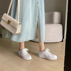 Baskets blanches pour femmes, chaussures de marche confortables, baskets décontractées personnalisées pour le printemps et l'automne - Product Image 6