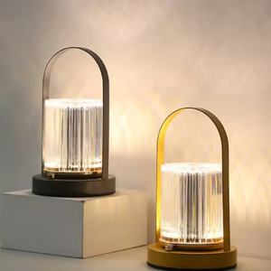 โคมไฟตั้งโต๊ะ LED ปรับได้ทันสมัย ดีไซน์กระจกสีทองและสีดำ พร้อมระบบหรี่ไฟแบบสัมผัส ไร้สาย - Product Image 1