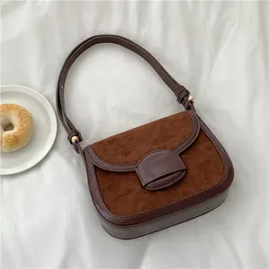 2023 Newest Women Shoulder Plush Bag Handbags Luxury Winter Faux Suede Hand Bags Ladies Fashion PU Stitching Small Crossbody Bag