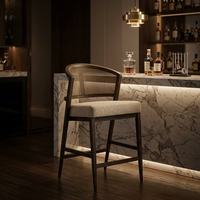 Chaise de bar pivotante réglable en bois massif avec base chromée moderne et durable, tabouret de comptoir intérieur en tissu avec structure en bois