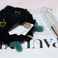 Porte-clés en peluche anime personnalisés, sacs à personnage de dessin animé, pochettes en peluche douce, portefeuilles à fermeture éclair pour poupées, OEM ODM, pour cadeaux et souvenirs