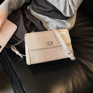 Sac à main vintage 2026 en similicuir croco pour femme, sac à bandoulière chaîne, sac à main tendance et stylé - Product Image 3