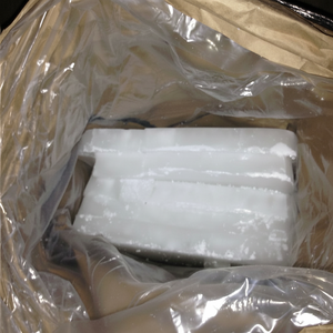 Factory Direct Sales Fully Refined Solid Forms Paraffin Wax for Candle Making Sizes 58 60 62 64 - Product Image 1