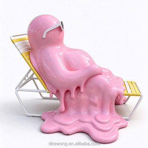 S001 Estatua de Resina Rosa, Silla de Descanso con Gafas de Sol de Dibujos Animados, Escultura Artística para Decoración del Hogar - Product Image 1