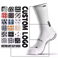 Chaussettes de sport personnalisées en coton pour hommes, échantillon gratuit, chaussettes de football antidérapantes avec grip en silicone