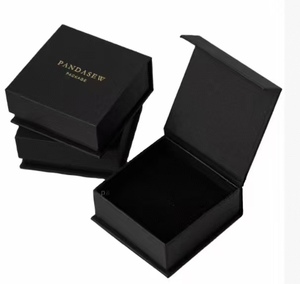 Caja Magnética con Tapa Abatible Estilo Libro XPandasew, Caja de Almacenamiento de Joyería Simple con Patrón Cuadrado Impreso - Product Image 5