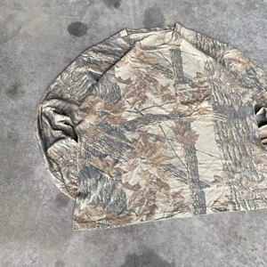 T-shirt personnalisé streetwear imprimé DTG coupe oversize courte et carrée 100 % coton motif camouflage Real Tree - Product Image 2