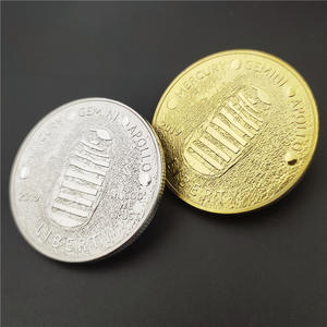 Pièce commémorative en argent et or avec impression UV pour le 50e anniversaire de l'atterrissage de la première personne sur la Lune - Product Image 1