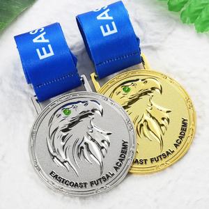 Médailles de sport personnalisées en métal avec tête d'aigle en relief 3D, en alliage de zinc plaqué or et argent, émail, pour futsal et académies - Product Image 3