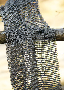 Protector de Piernas de Malla de Acero de Primera Calidad, Acabado Natural Antiguo, Hecho a Mano, Remachado, Armadura Medieval - Product Image 4